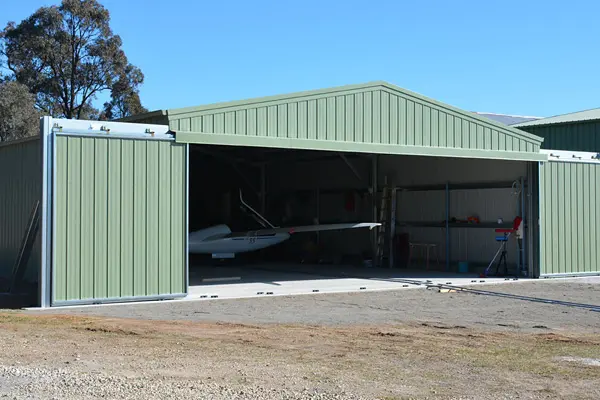aircraft Hanger 600x400px