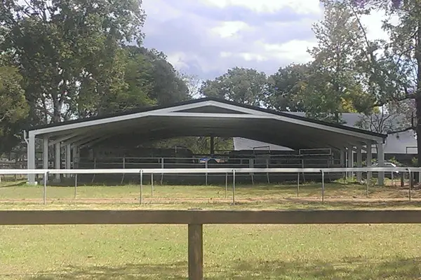riding arena 2 600x400px