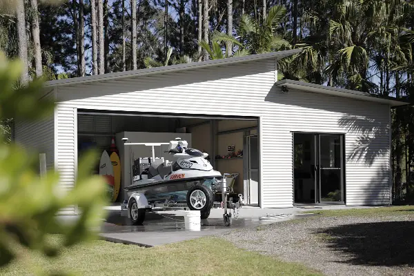 garage 6 600x400px